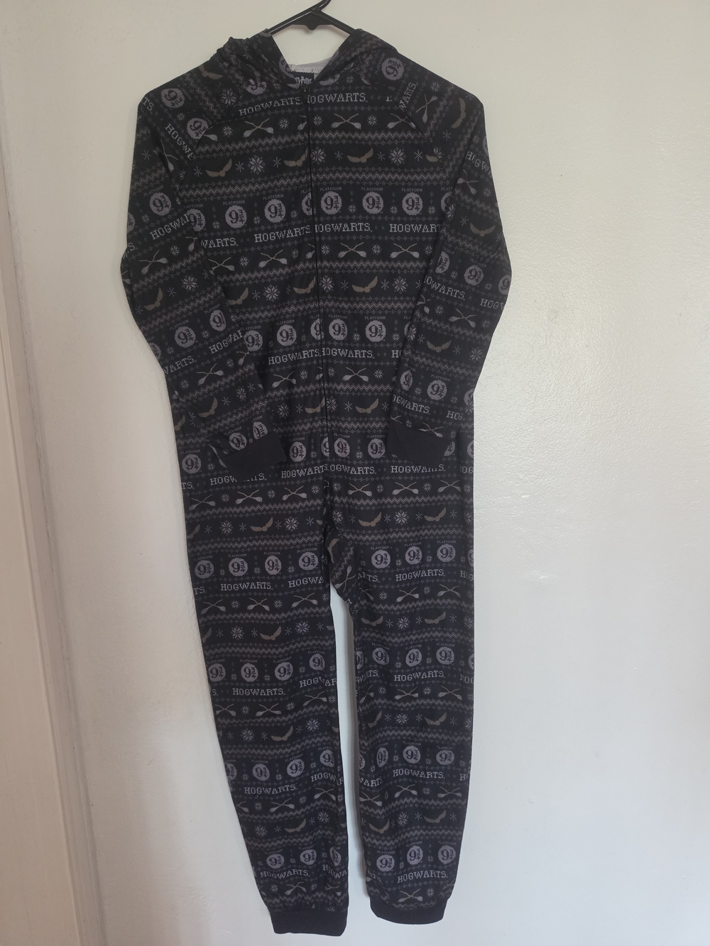 PJammy . Black Hogwarts Print Boys 10/12  Hooded Jumpsuit